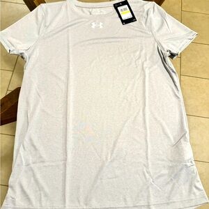 Women’s Under Armour shirt